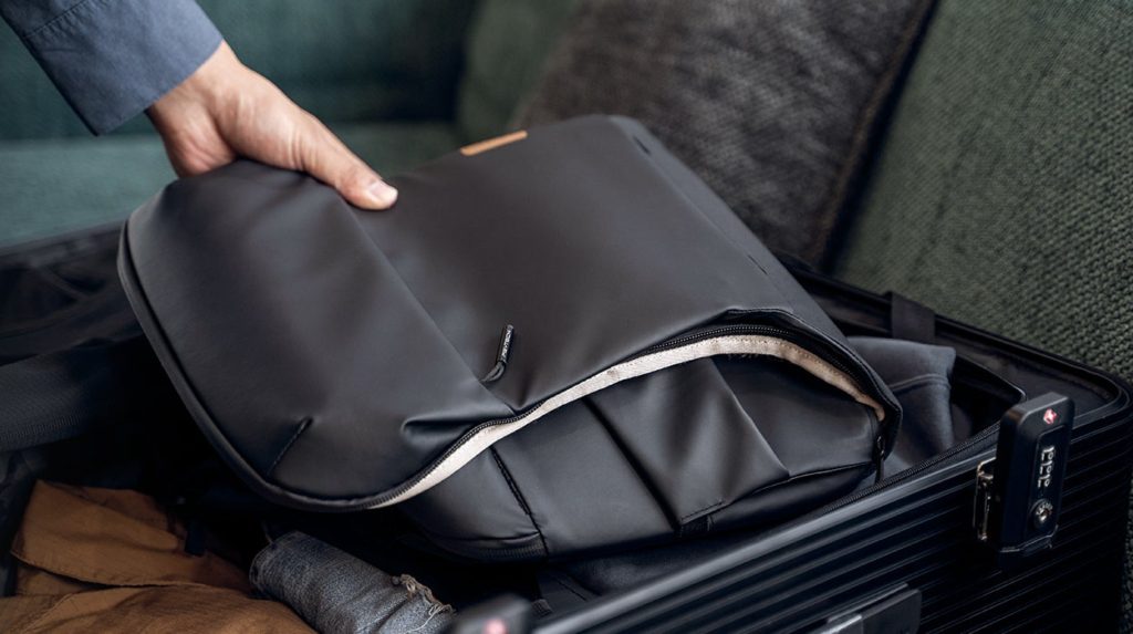 Onego_shoulder_bag_foldable_design